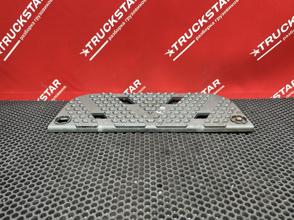 Накладка ступеньки 2022г