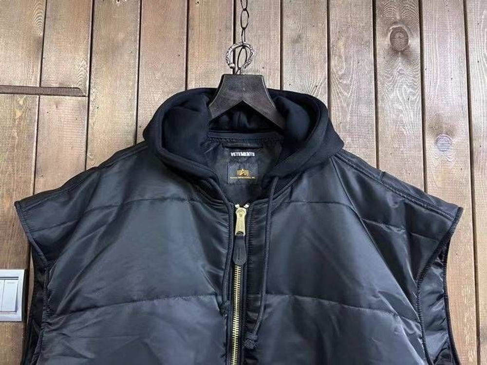 Безрукавка Vetements