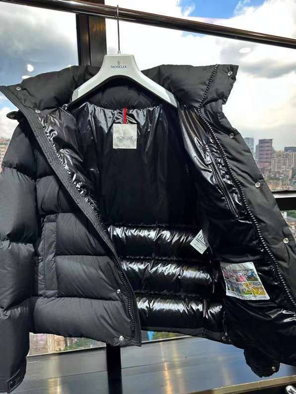 Пуховик Moncler