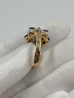 Кольцо с красными кристаллами