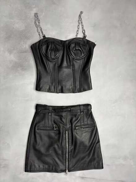 Топ Yves Saint Laurent