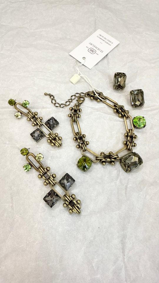 Серьги пусеты серые прямоугольные кристаллы, оттенок бронза