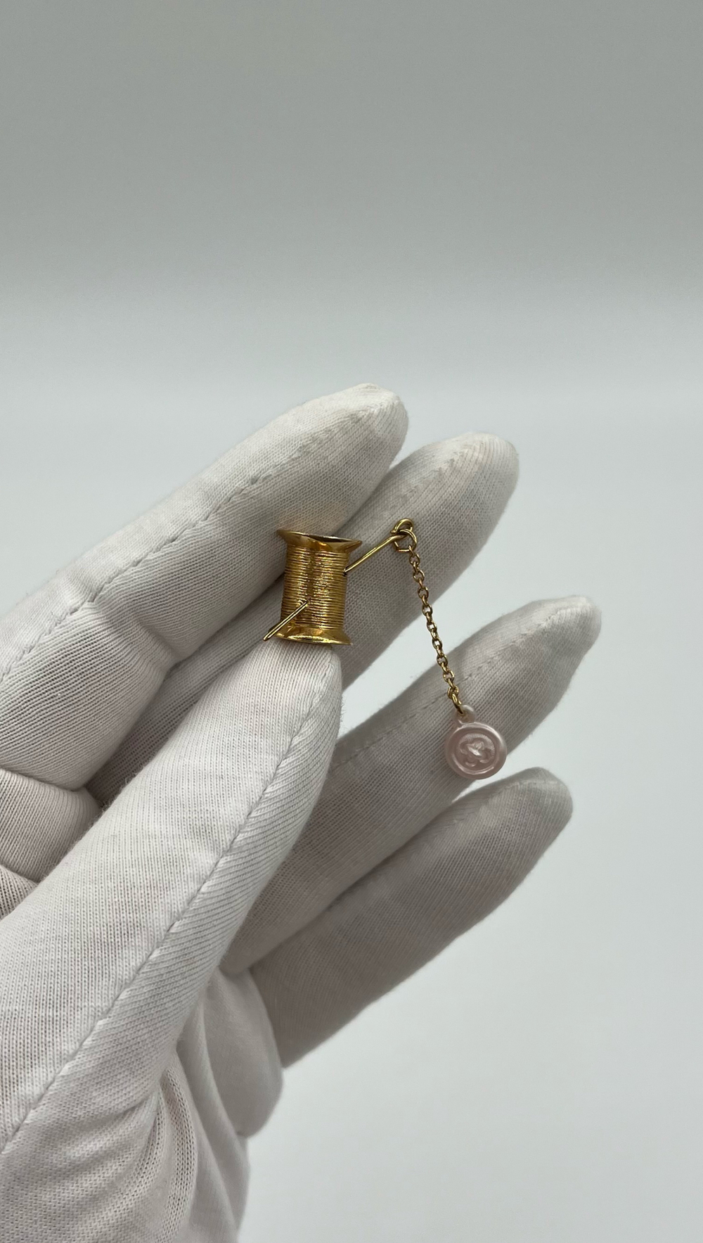 Брошь пин Катушка ниток Avon