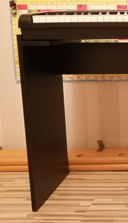 Подставка для пианино или синтезатора