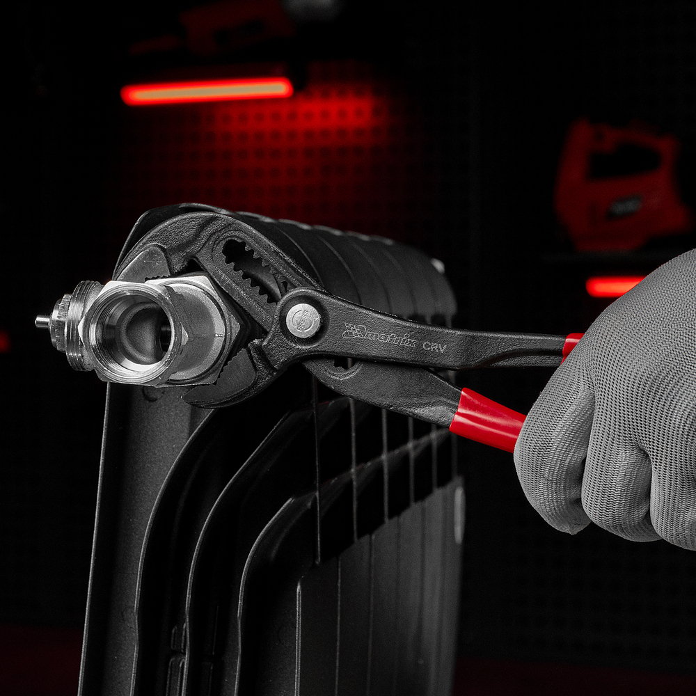 Клещи переставные 250 мм, кнопочный механизм, хром-ванадий, обливные рукоятки Matrix