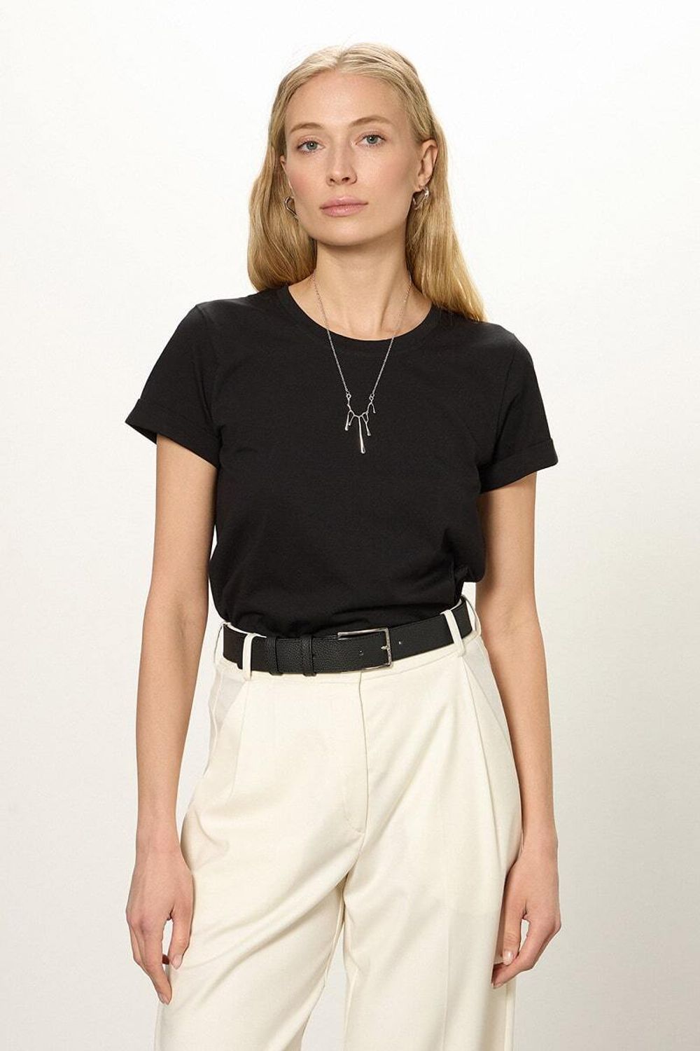 Футболка прямая черная