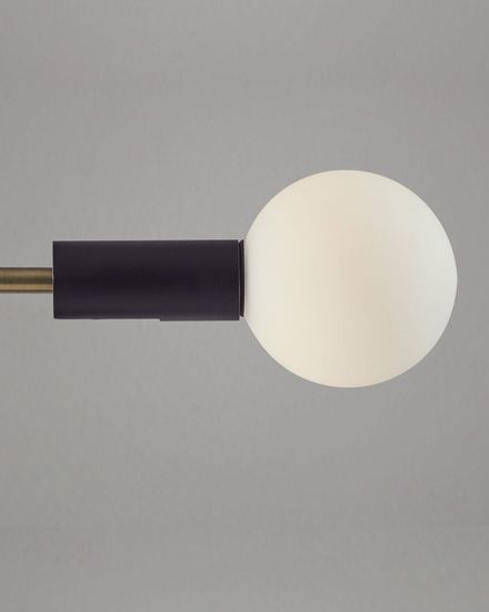 Настольная лампа “Ньют” с беспроводной зарядкой