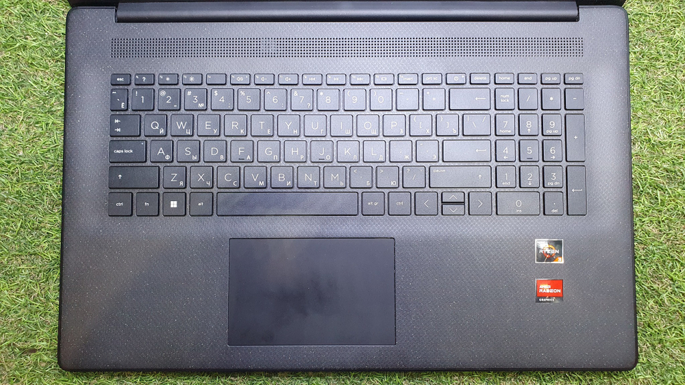 Ноутбук HP Ryzen 3/8Gb/17-cp0125ur (5D5G5EA)/Windows 11
