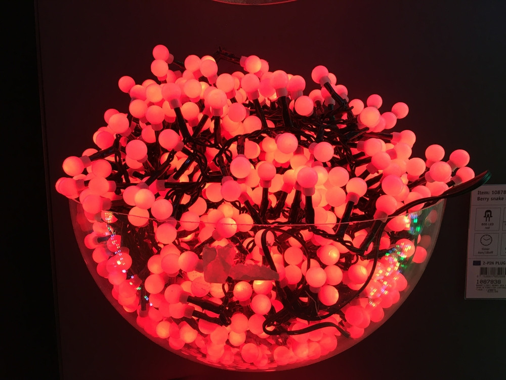 Гирлянда ягодки красный свет 1000 LED Luca Lighting