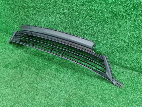 Решетка переднего бампера Toyota RAV 4 ca40 15-19