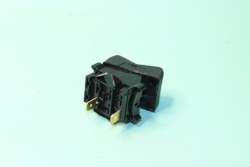 Выключатель-клавиша освещения салона