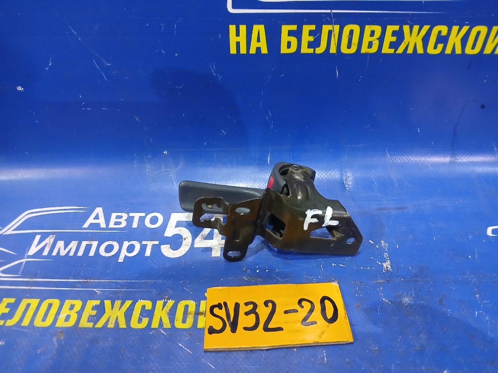 Ручка двери передней левой салонная TOYOTA CAMRY 1991