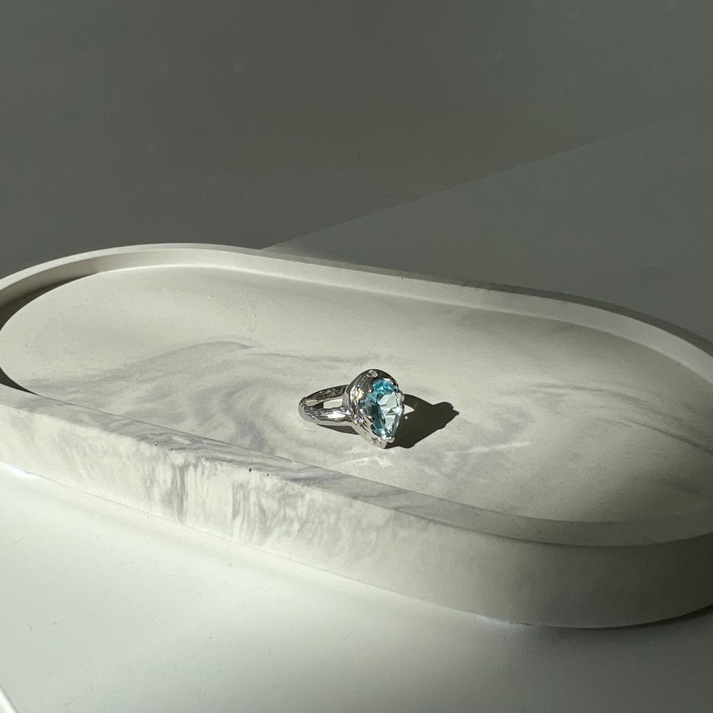 Кольцо Crystal Drop с голубым топазом