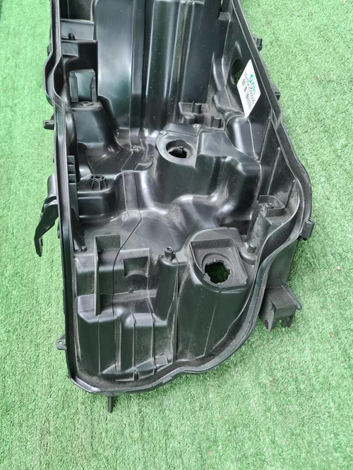 Корпус фары правый Toyota Land Cruiser 200 (15-21)