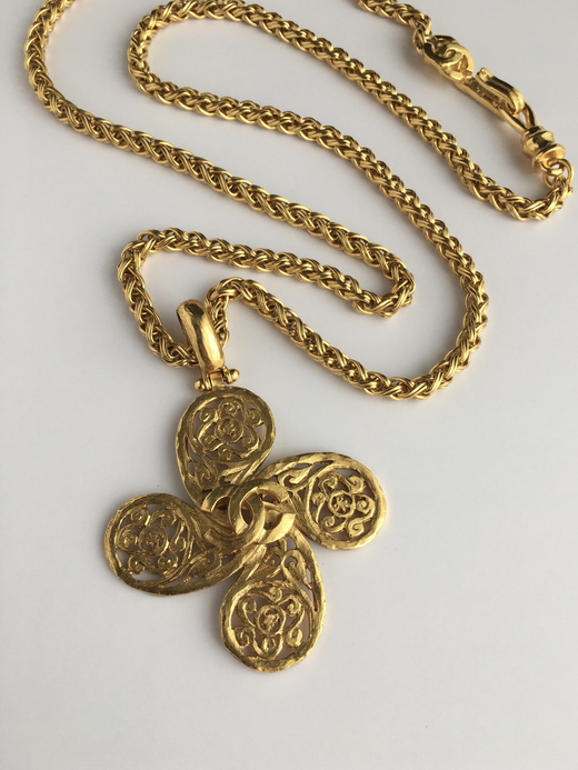 Кулон Крест на длинной цепи Chanel