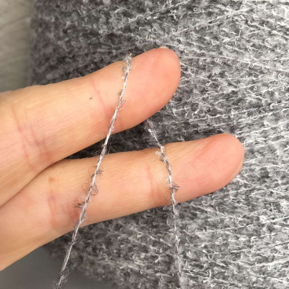 PLAID Igea 56% меринос extra fine, 24% п/а, 20% хлопок 730м/100гр col.23810 Серо-белый.
