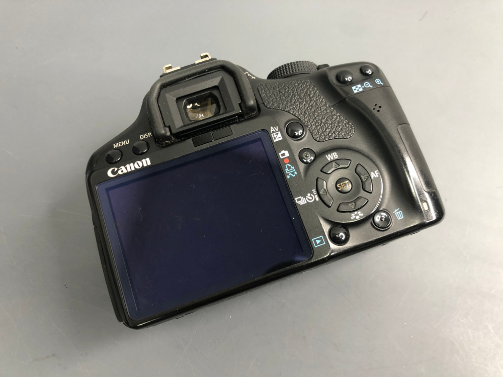 Canon 500D kit 18-55 mm 3.5-5.6 IS (20.100 кадров)