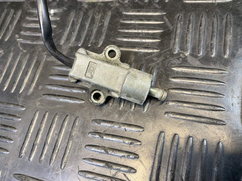 Концевик боковой подножки Yamaha TDM850 RN03J 053988