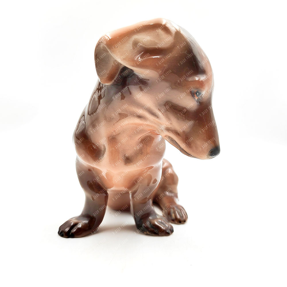 Раум Альфред. Статуэтка Такса (сидящая такса). Фарфор. Вена. 1920-30-е гг.