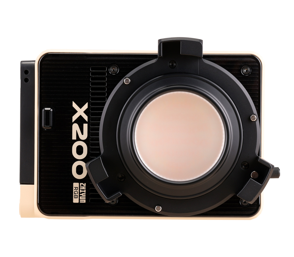 Осветитель Zhiyun MOLUS X200 RGB PLX113, 2500-10000К, 200 Вт, Combo kit