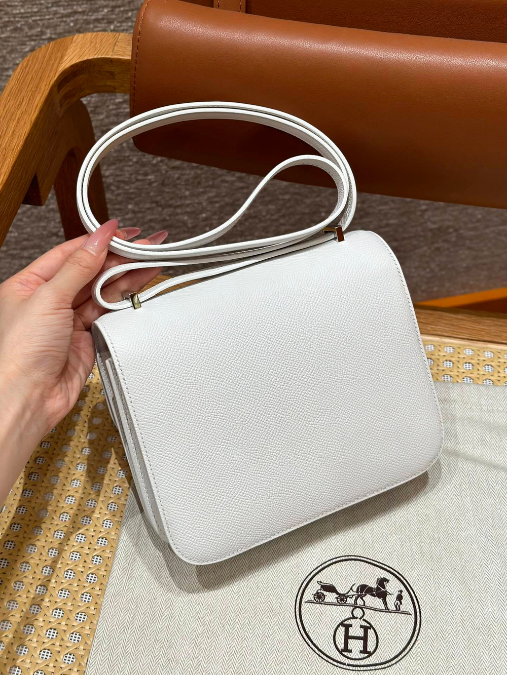 Hermes Constance 18