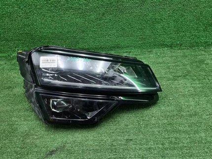 Фара правая Skoda Karoq (2017-2021) LED