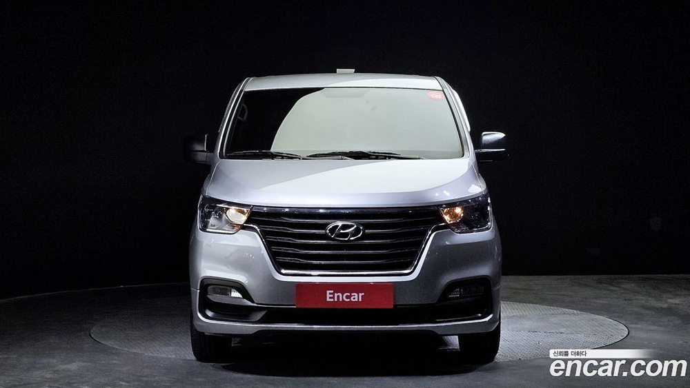 Hyundai The New Grand Starex Van 3-х местный (02.2021)