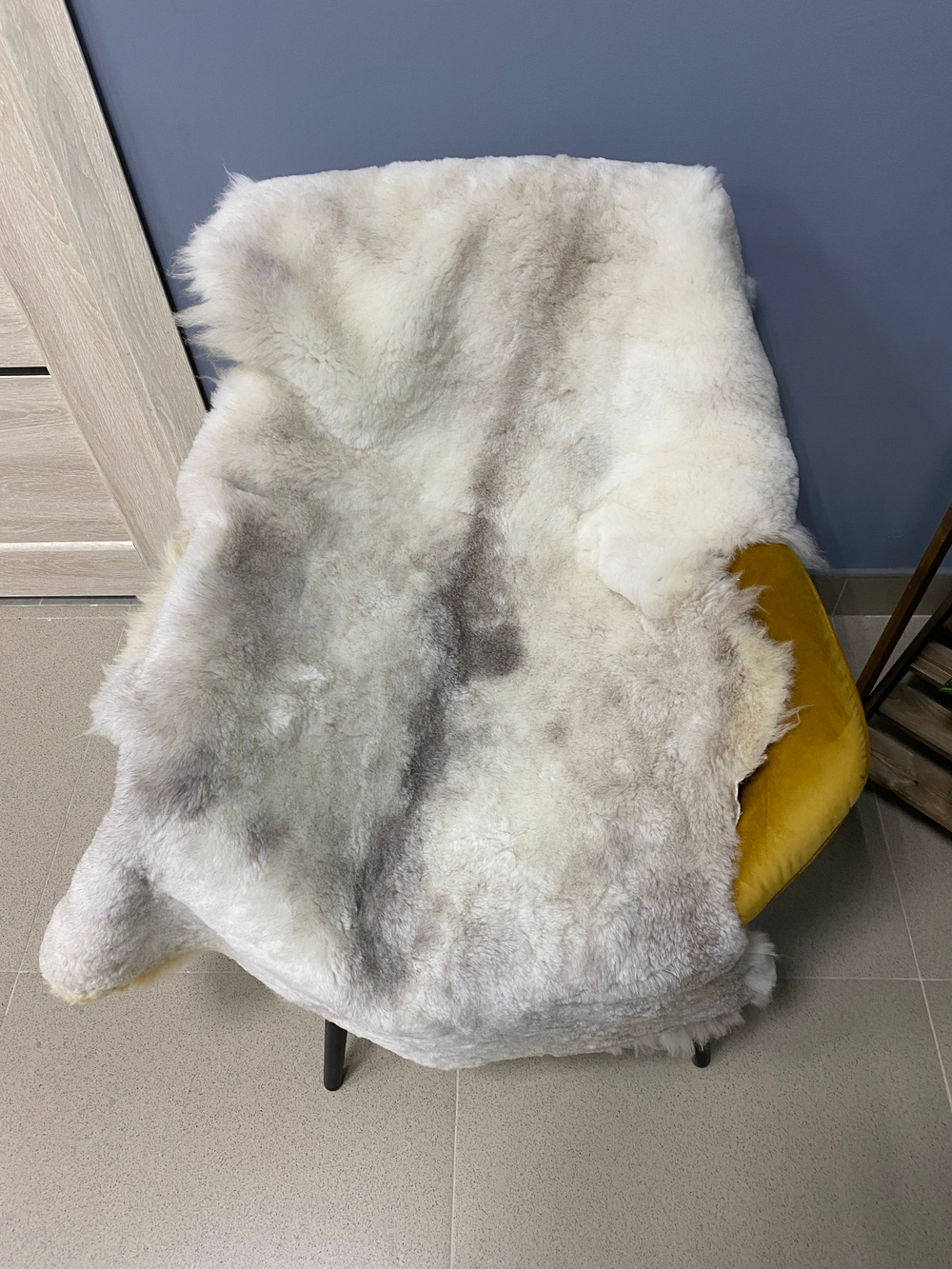 Шкура коврик меховой прикроватный овчина, 110х60 см.