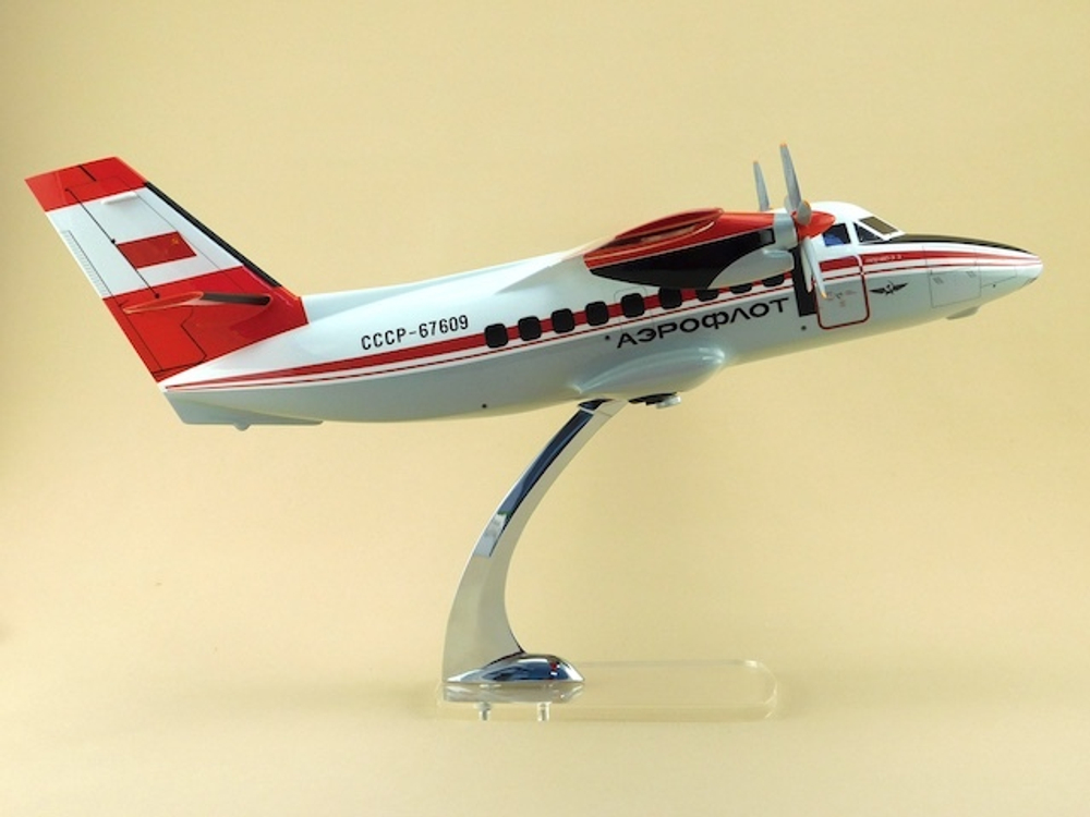 Модель самолета L-410 УВП-Э-3 (М1:32, Аэрофлот СССР)