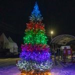 Светодинамическая елка каркасная - встроенная гирлянда цветная -"Уральская" 23 м