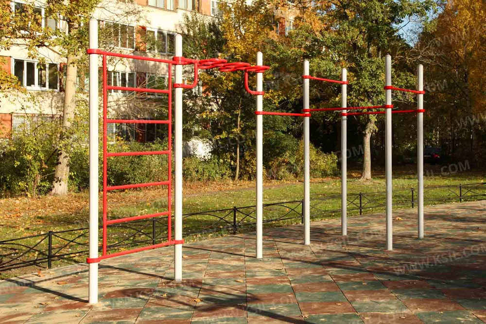 Турник разноуровневый тройной для спортивной площадки