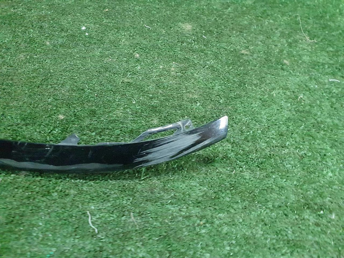 Молдинг переднего бампера правый Mercedes C w205 (2014-2018) AMG