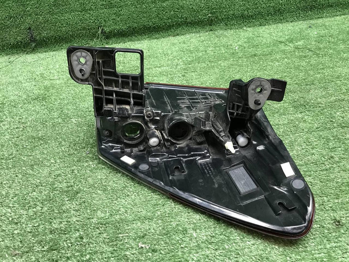 Фонарь левый внешний Subaru Forester 5 SK (18-нв)