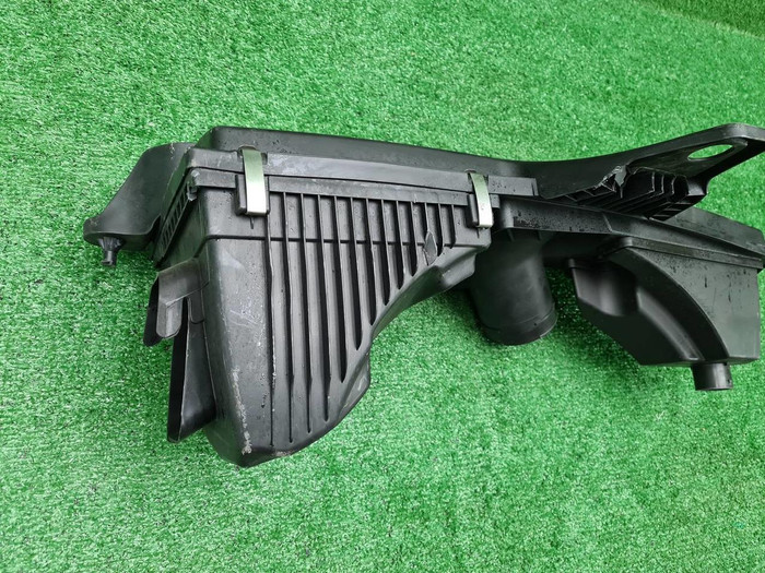 Резонатор воздушного фильтра BMW 3er F30 (11-20)