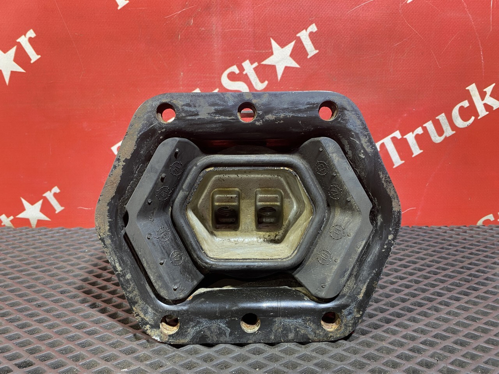 Подушка двигателя задняя