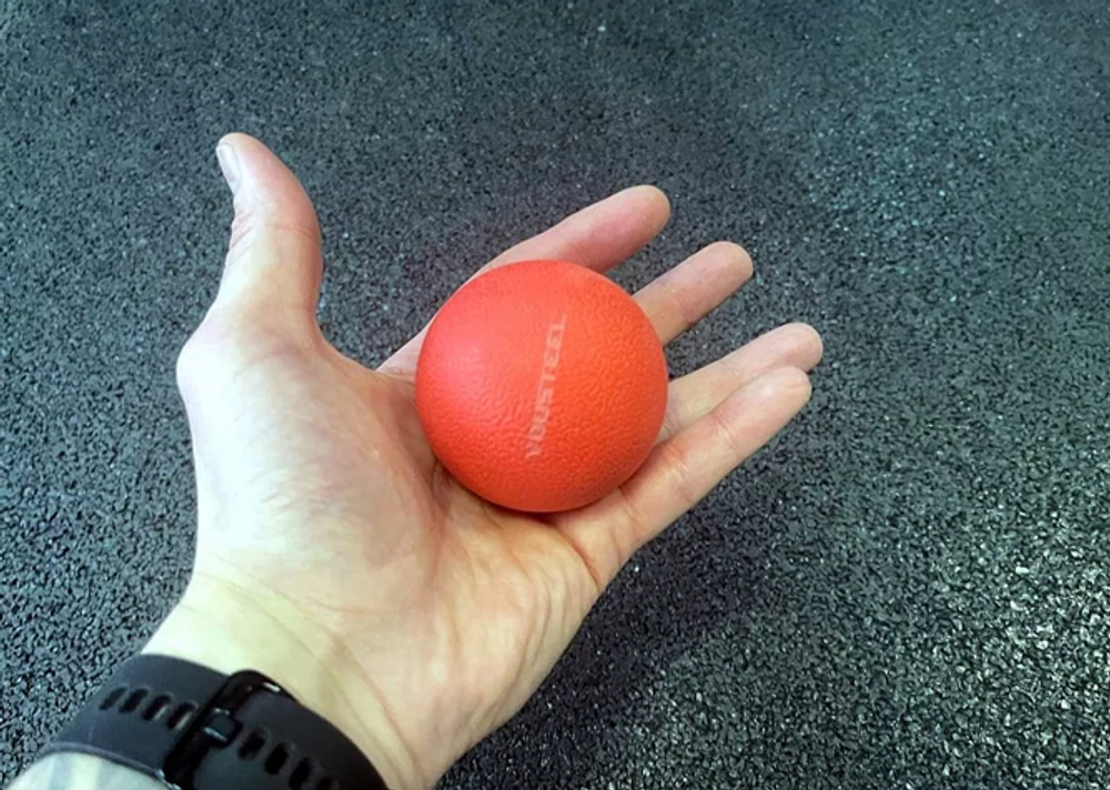 Мячик массажный гладкий