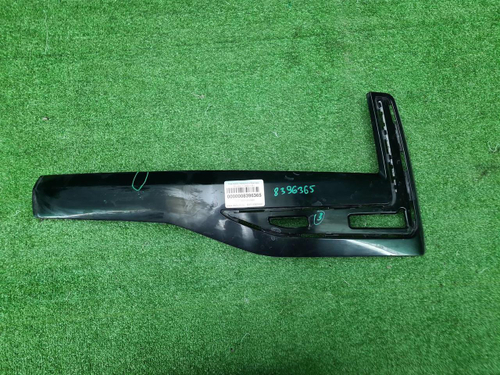 Накладка переднего бампера левая Москвич 3 (22-нв)