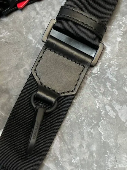 Сумка ENVELOPE MONTBLANC EXTREME 3.0 C ПРЯЖКОЙ LOCK 4810 В ВИДЕ БУКВЫ М