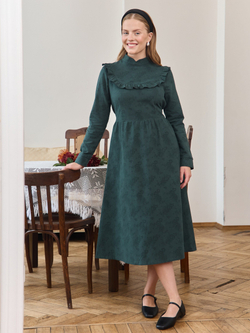 Платье с вшитой манишкой