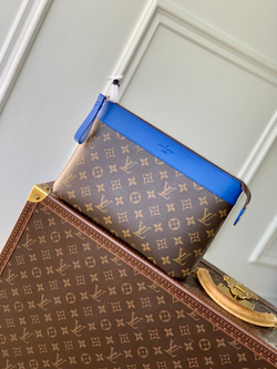 Louis Vuitton Pochette Voyage Souple
