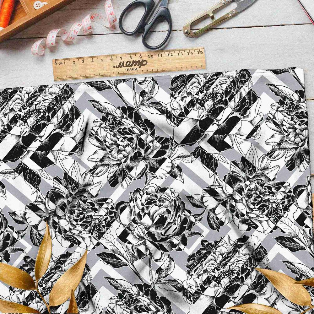 Ткань футер 2-х нитка черно-белые цветы в ромбик
