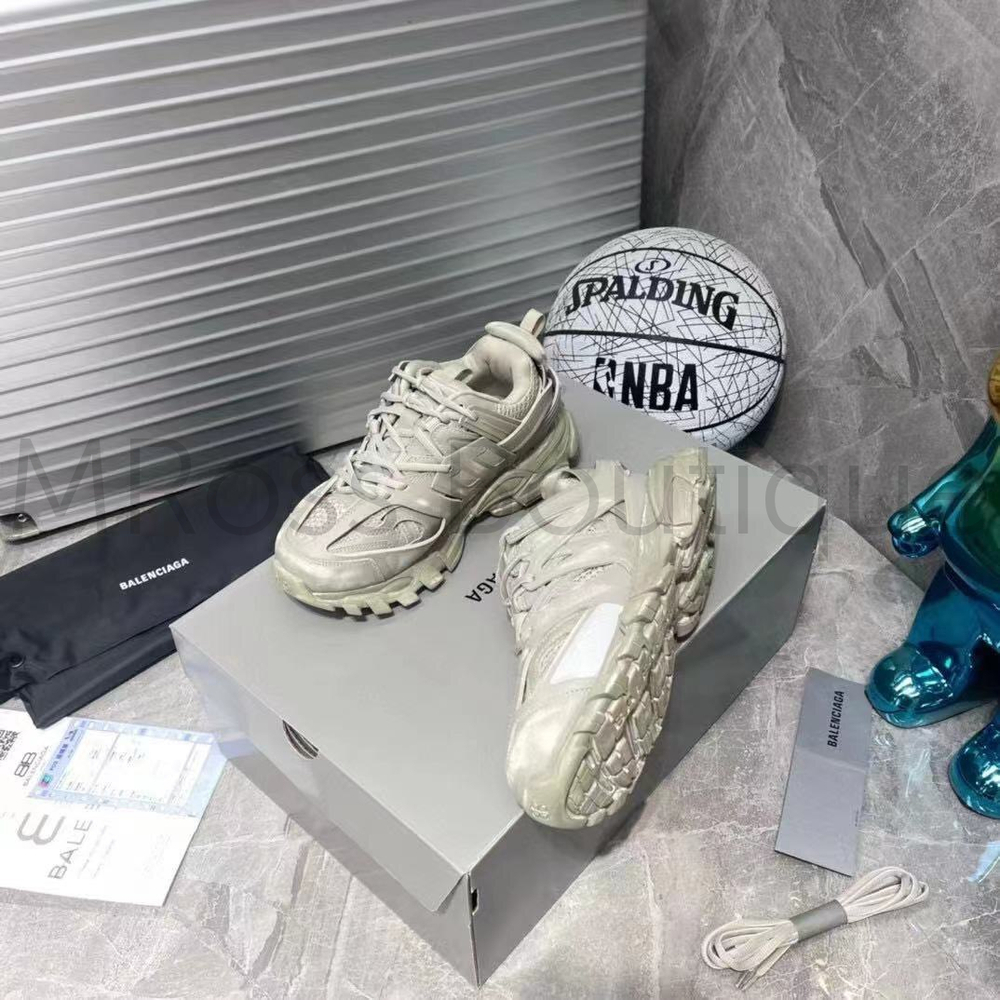 Бежевые кроссовки Balenciaga Track Trainers Recycled Sole