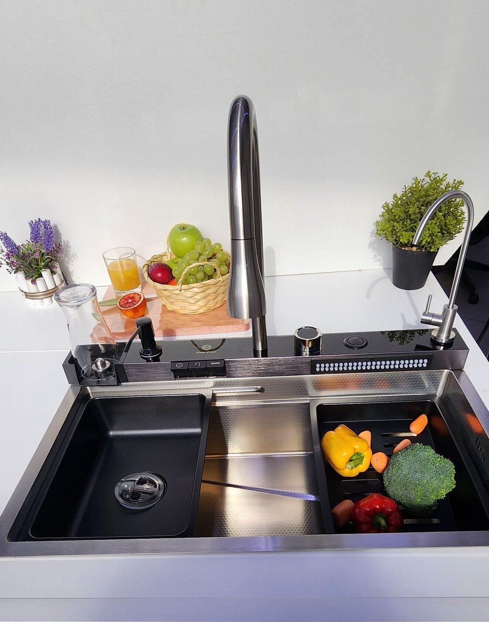 Многофункциональная кухонная мойка из нержавеющей стали BZ9952BS цвета Сталь сатин