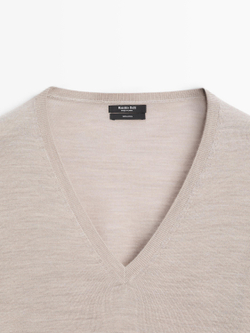 Massimo Dutti Свитер оверсайз с V-образным вырезом, норка