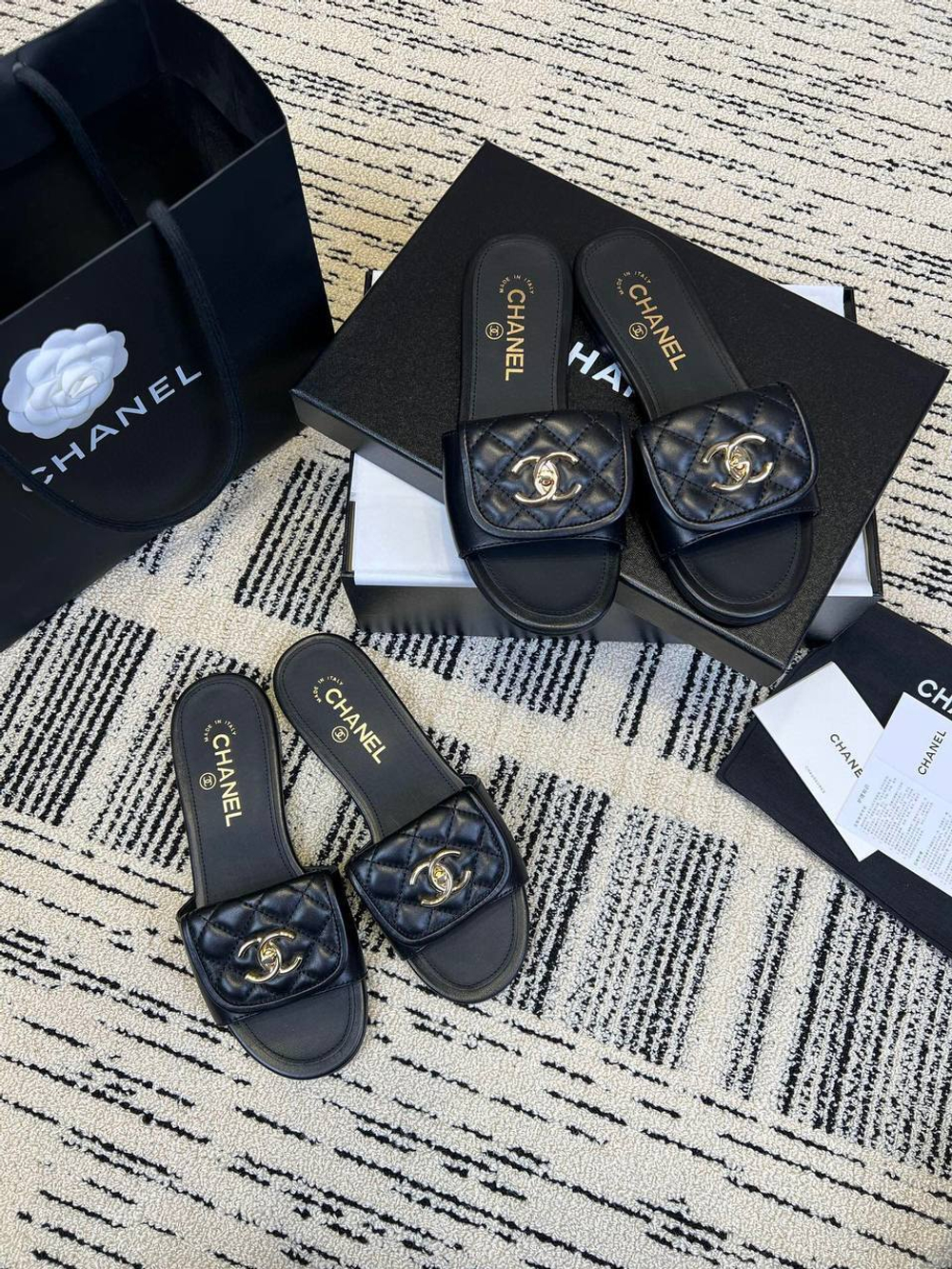 Женские шлепанцы Chanel черного цвета мягкие