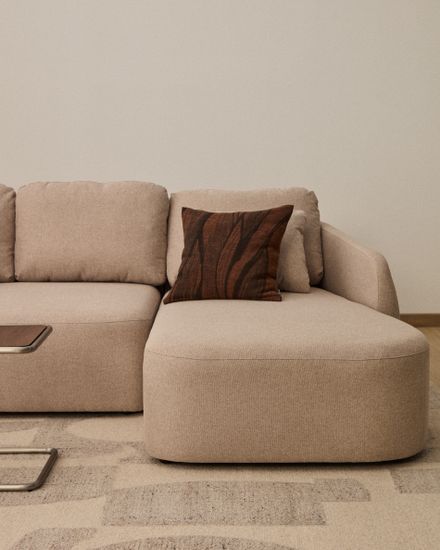 Трехместный диван-кровать Laira с правым шезлонгом из бежевого шенилла 246  см