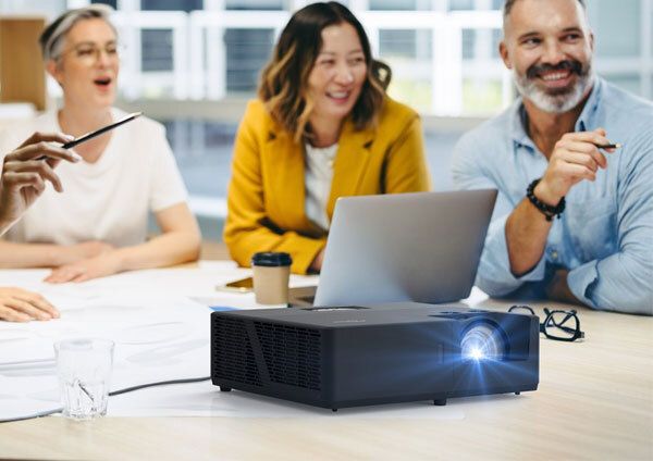 Новый проектор Optoma ZU607TST
