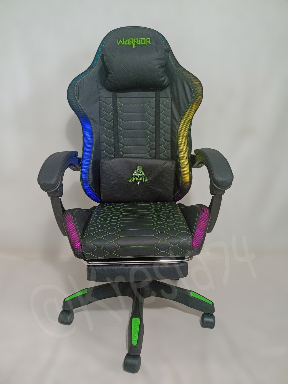 Геймерское кресло с RGB подсветкой