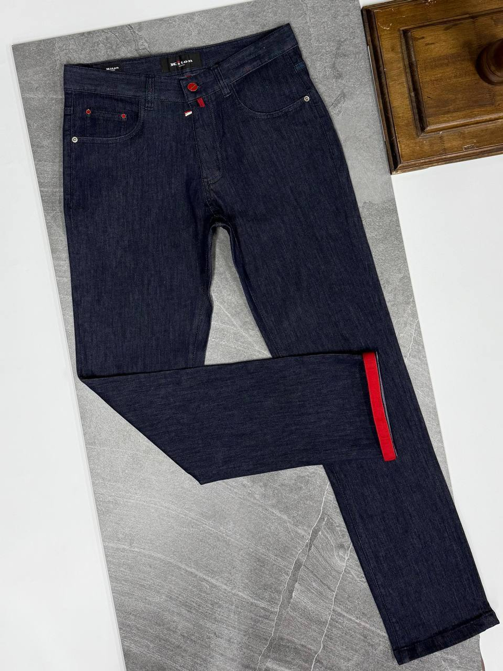 Джинсы Kiton