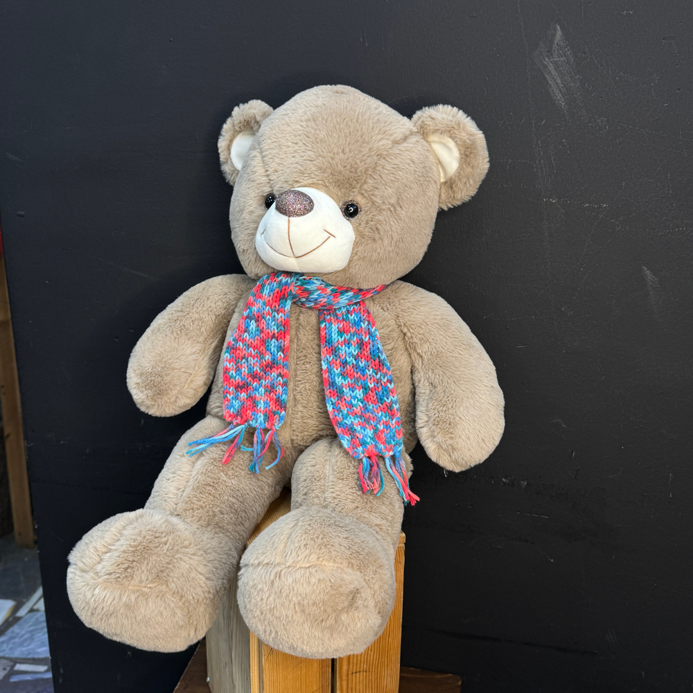 Медведь плюшевый с шарфиком